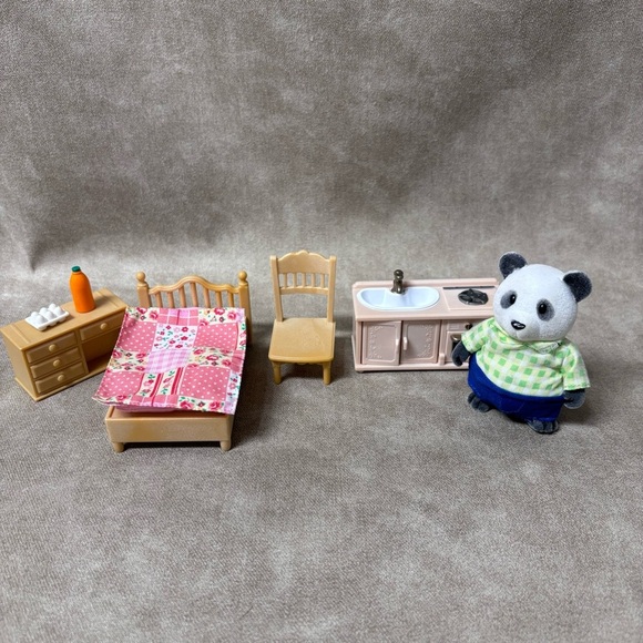 Sylvanian Families Panda & Furniture Set - Picture 1 of 6